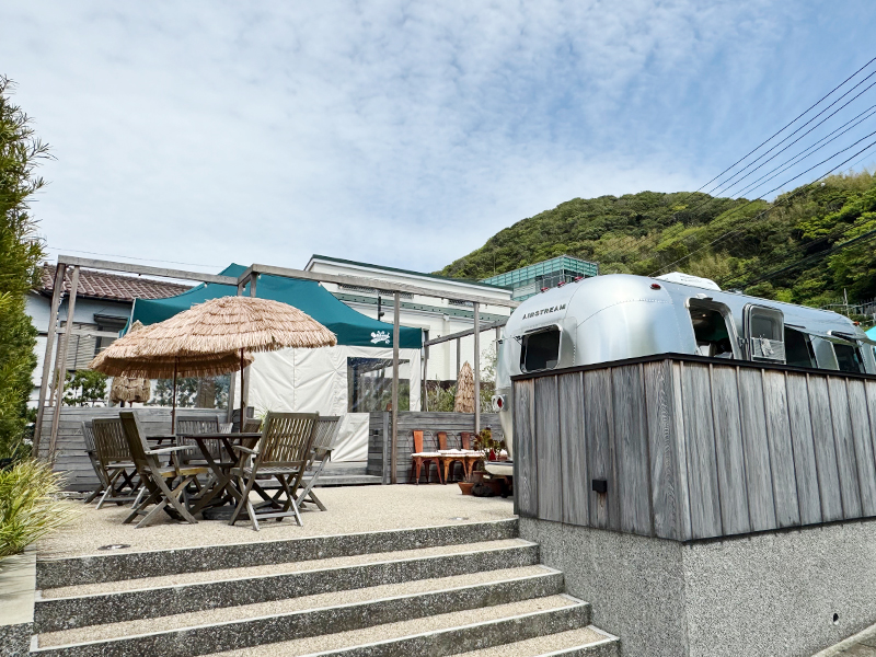 45R葉山店 飲食スペース「スタジオ LOUNGE WAIWAI」